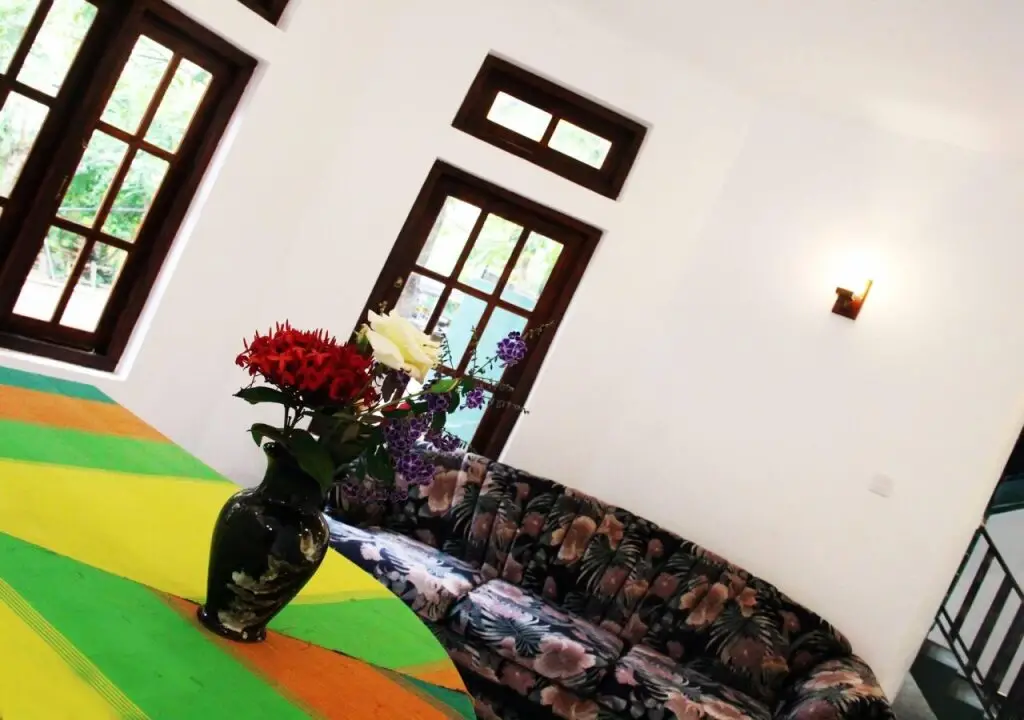 Элла: Lizzie Villa Guest House