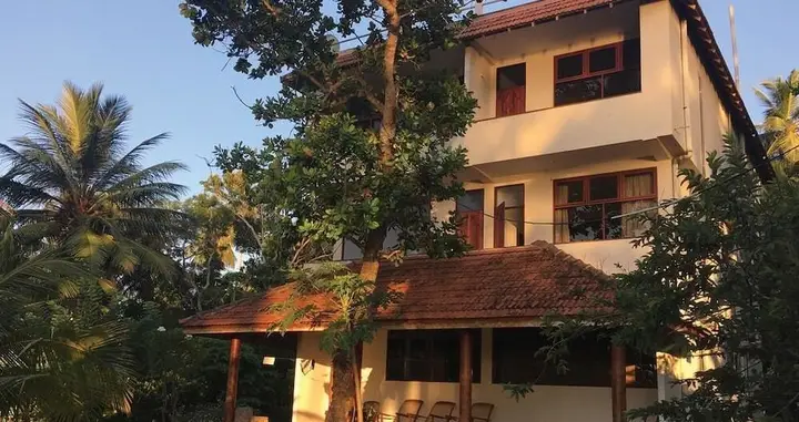 Диквелла: Muthuwella Beach Villa