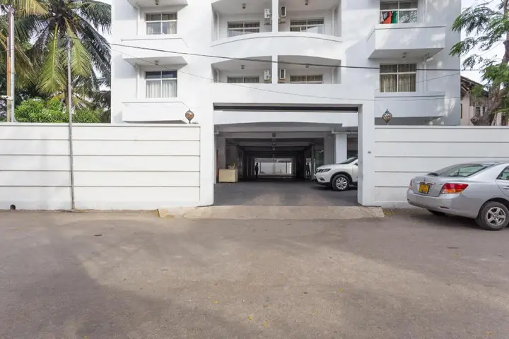 Коломбо: Mayura Apartment