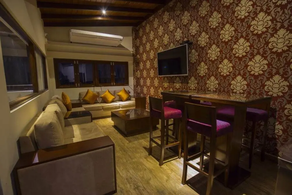 Келания: Grand 7 Hotel Kesbewa