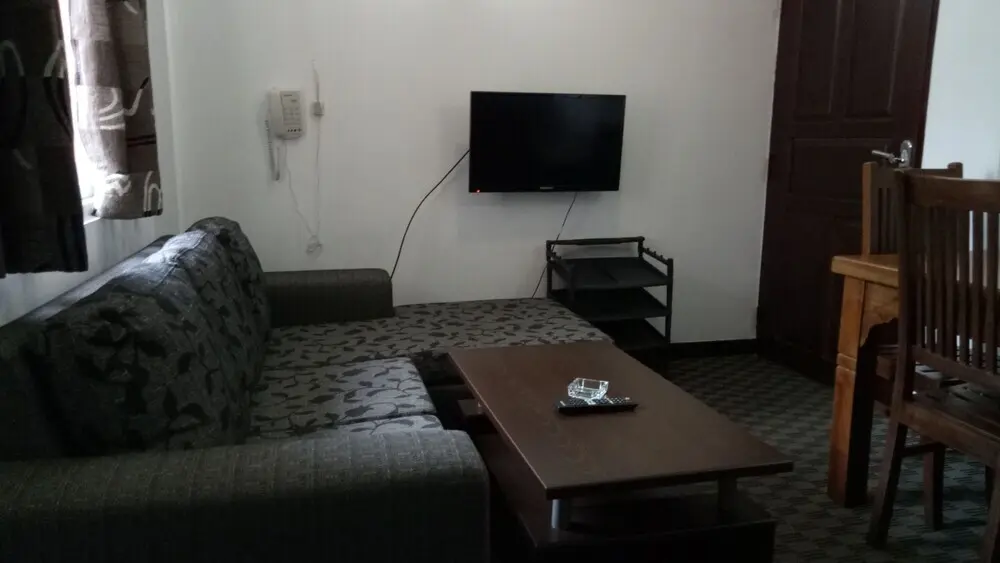 Нувара-Элия: Everglow Apartment