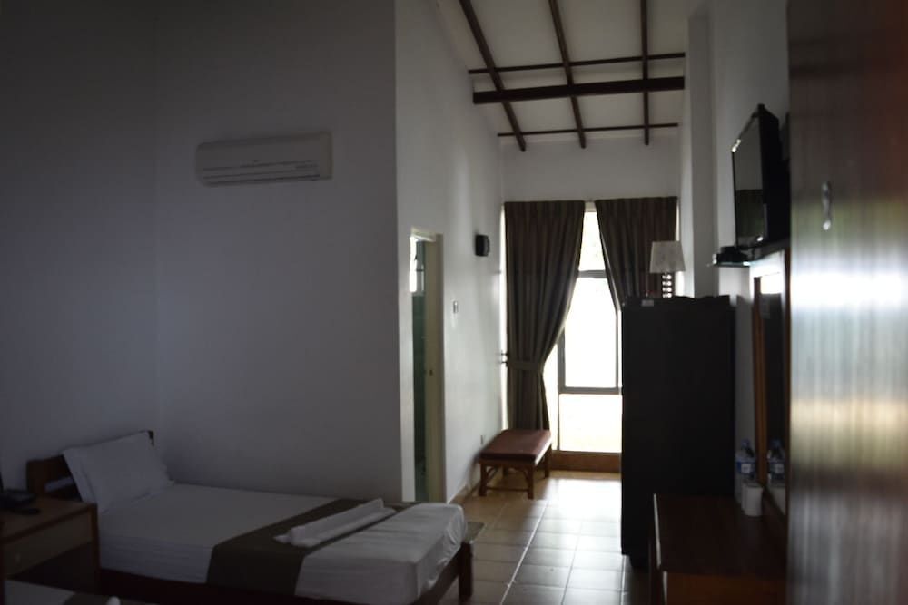 Анурадхапура: Lake Monark Resort