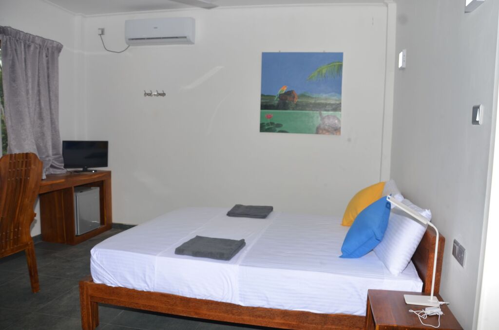 Йетьяна: Anuhas Airport Villas