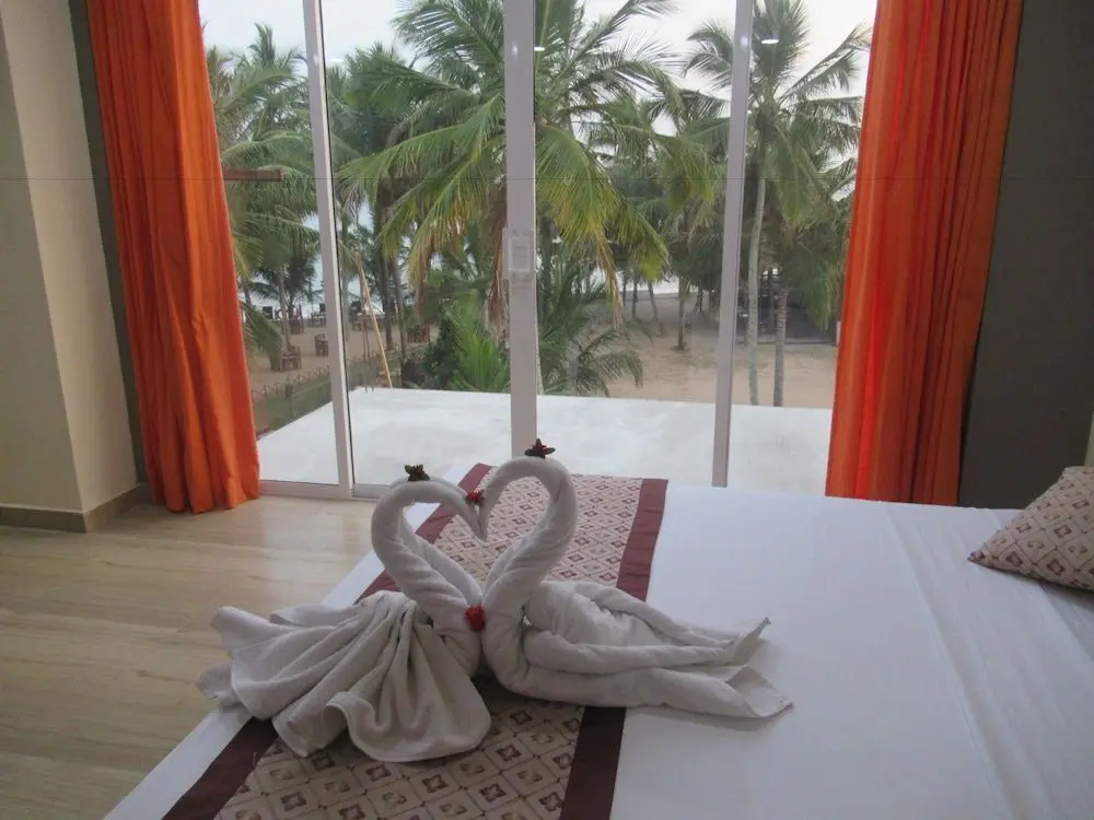 Тангалла: Sand Bank Hotel & Restaurant