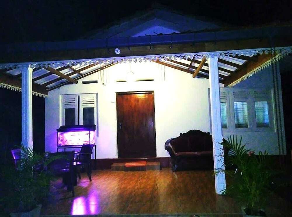 Унаватуна: Villahredpalm