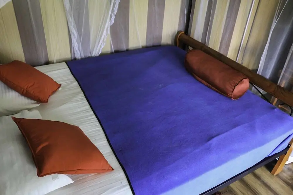 Элла: Yoho Okan Rock Wooden Cabana