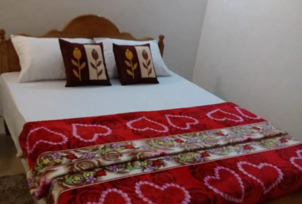 Элла: Отель Yoho Granny's Cottage