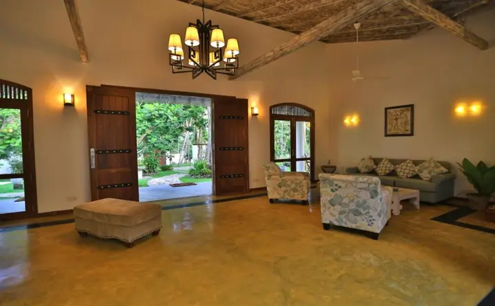 Ахангама: Amara Villa