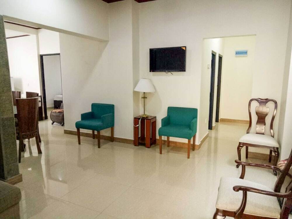 Гора Lavinia: Yoho Villa 84