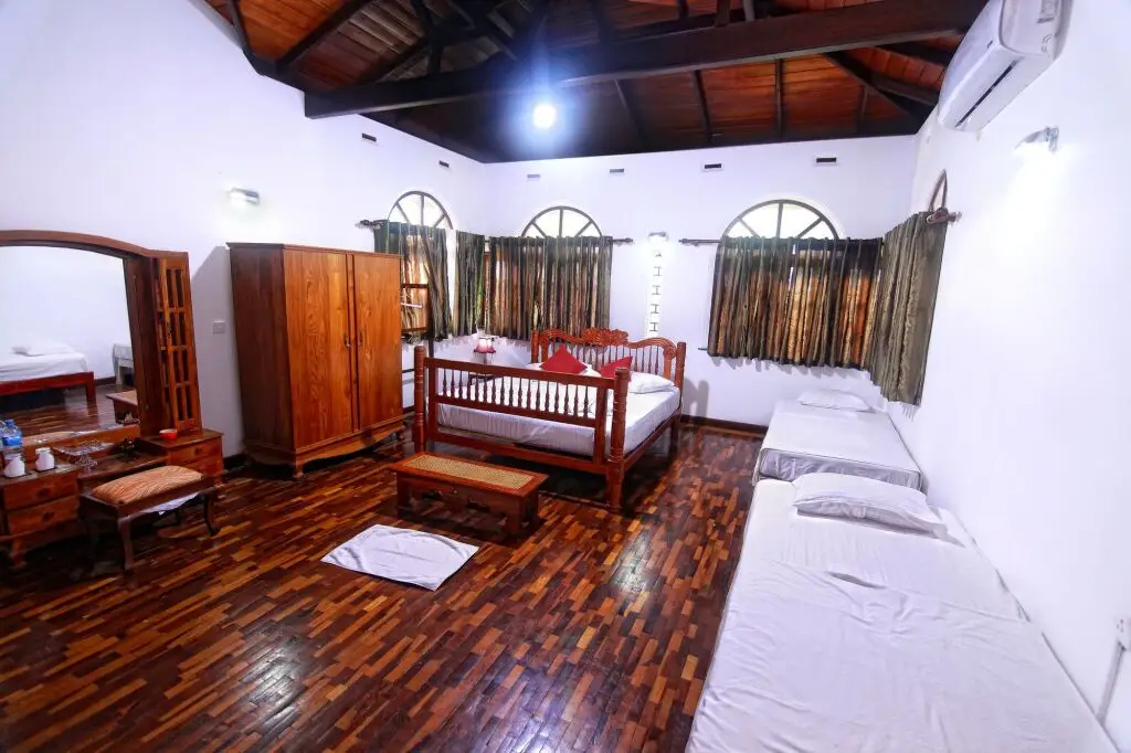 Канди: Rockwood Villa