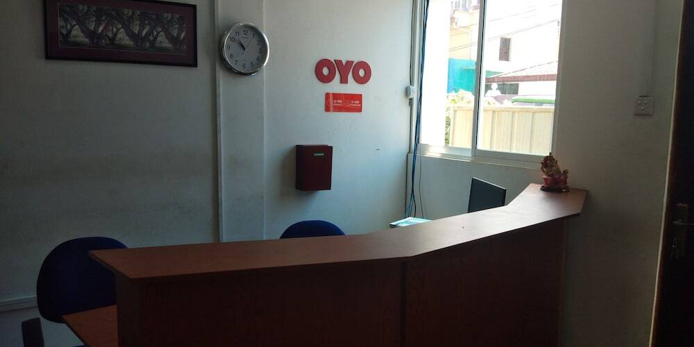 Коломбо: OYO 102 Metro Marine Drive Hotel