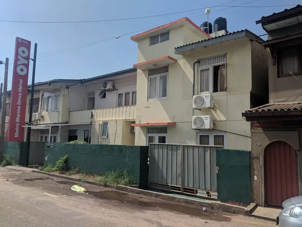 Коломбо: OYO 102 Metro Marine Drive Hotel