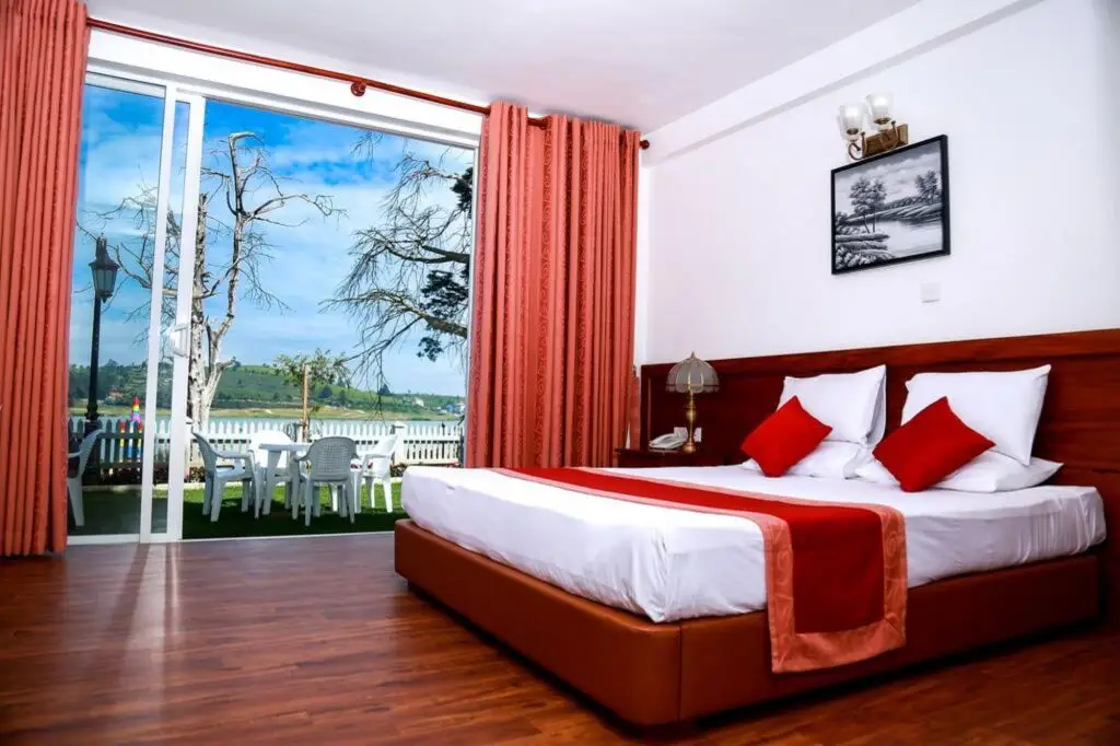 Нувара-Элия: Royal Lake Hotel