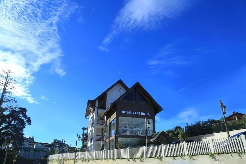 Нувара-Элия: Royal Lake Hotel