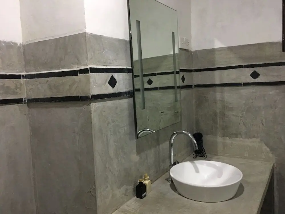 Негомбо: the saffron airport villa