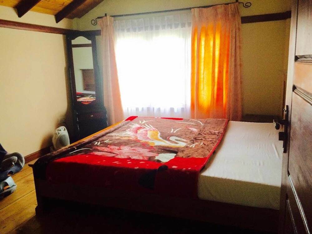 Нувара-Элия: Yoho Yenisey Lake View Bungalow