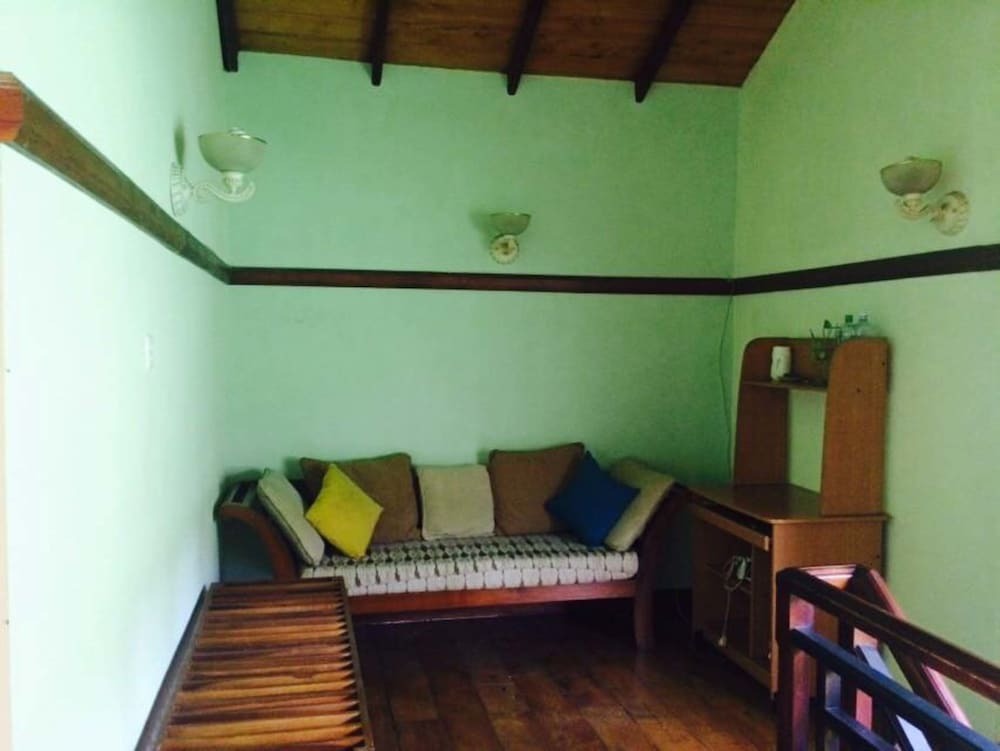Нувара-Элия: Yoho Yenisey Lake View Bungalow