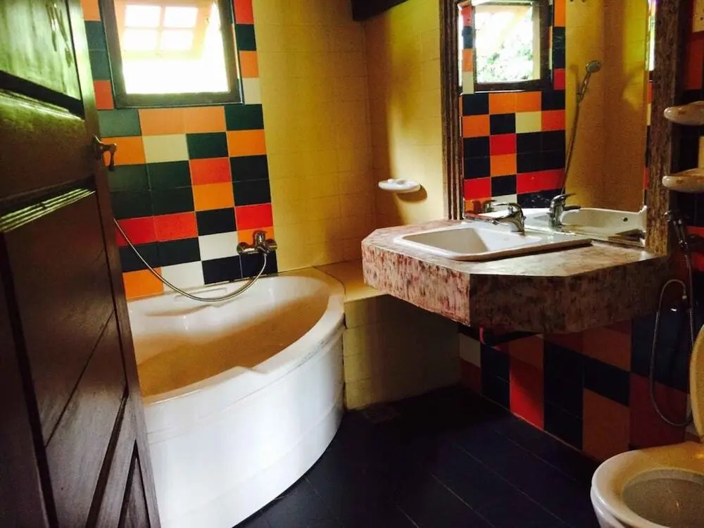 Нувара-Элия: Yoho Yenisey Lake View Bungalow