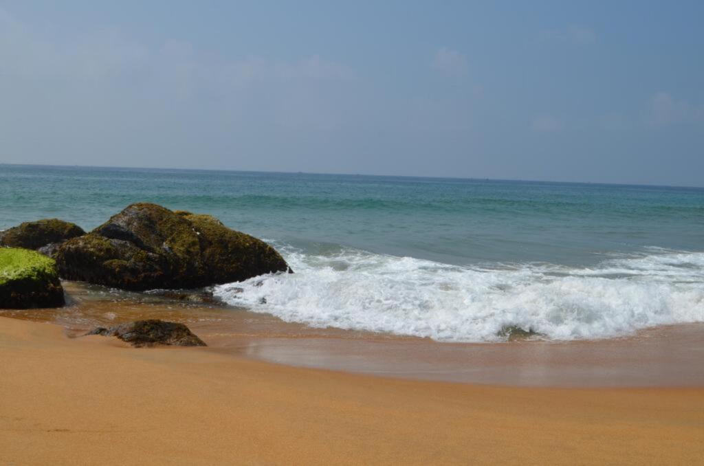 Додандува: Sri Lanka Beach House Hotel and SPA
