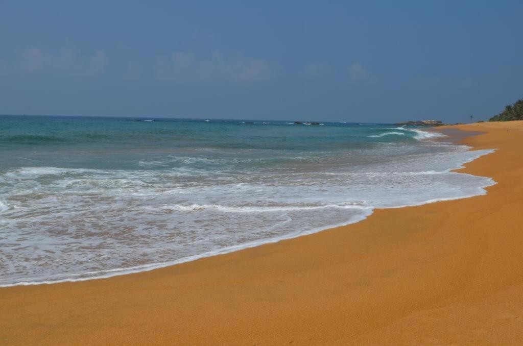 Додандува: Sri Lanka Beach House Hotel and SPA