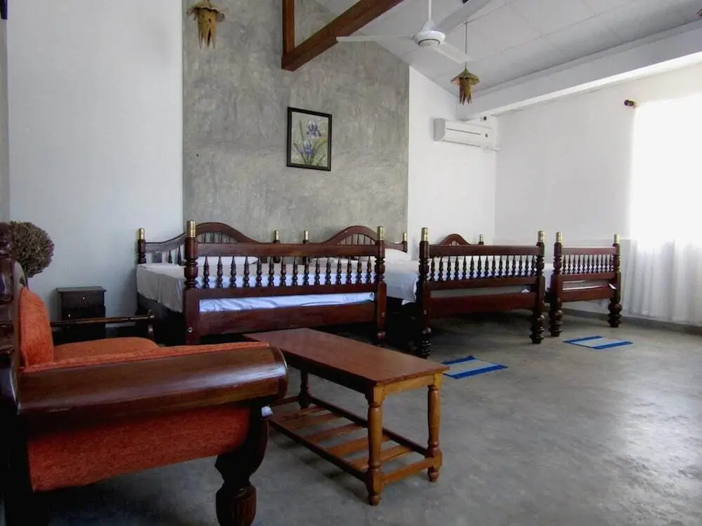 Хиккадува: Amadeo Beach Resort
