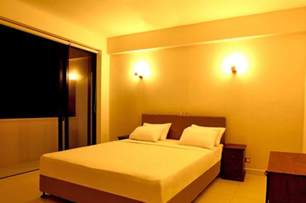 Хиккадува: Amadeo Beach Resort
