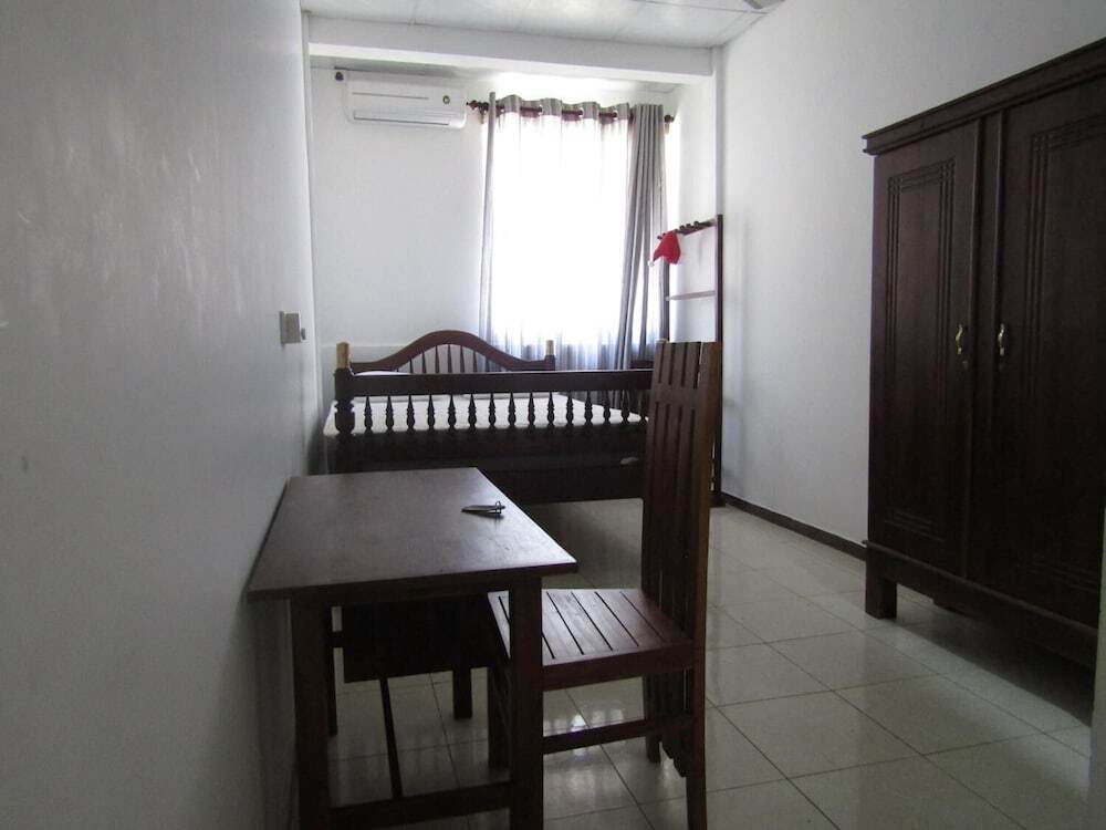 Хиккадува: Amadeo Beach Resort