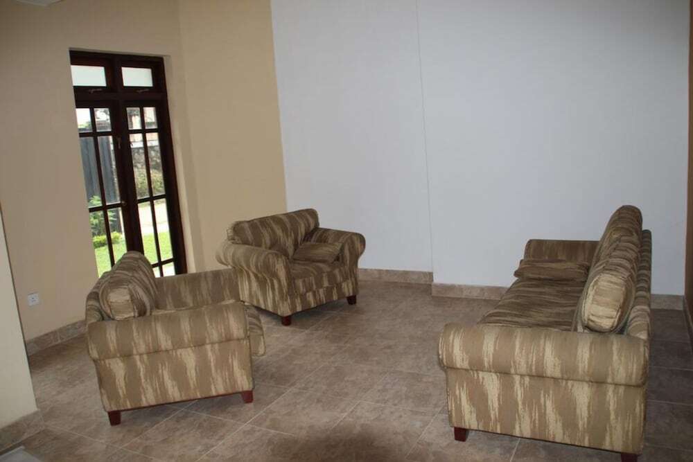 Канди: Selfcate Luxury Apartments