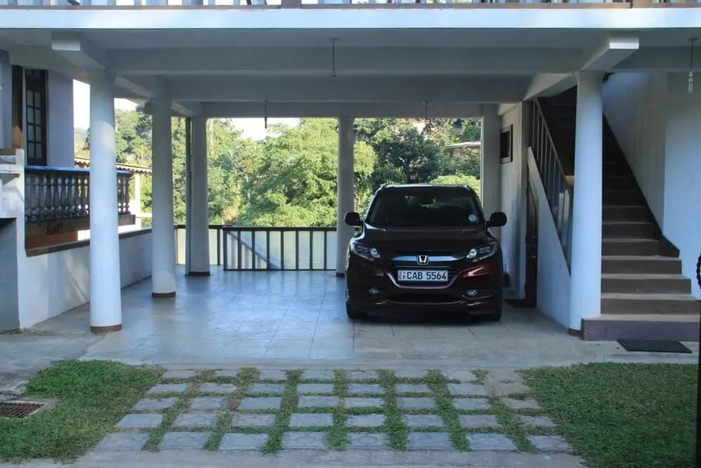 Канди: Selfcate Luxury Apartments