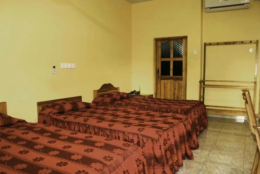 Веллавая: Yoho Little Rose Inn
