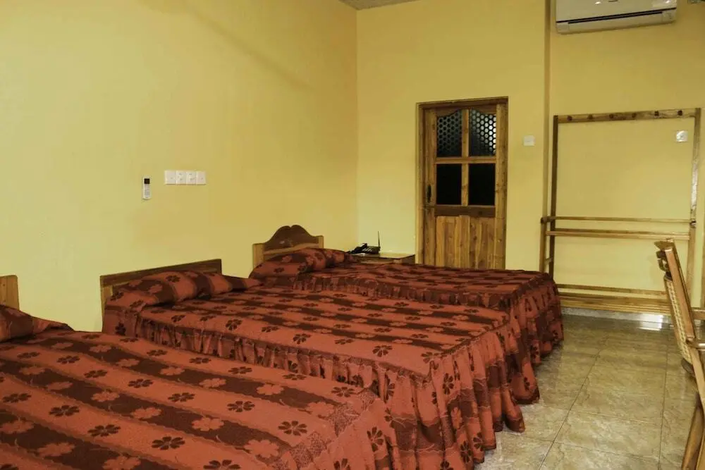 Веллавая: Yoho Little Rose Inn