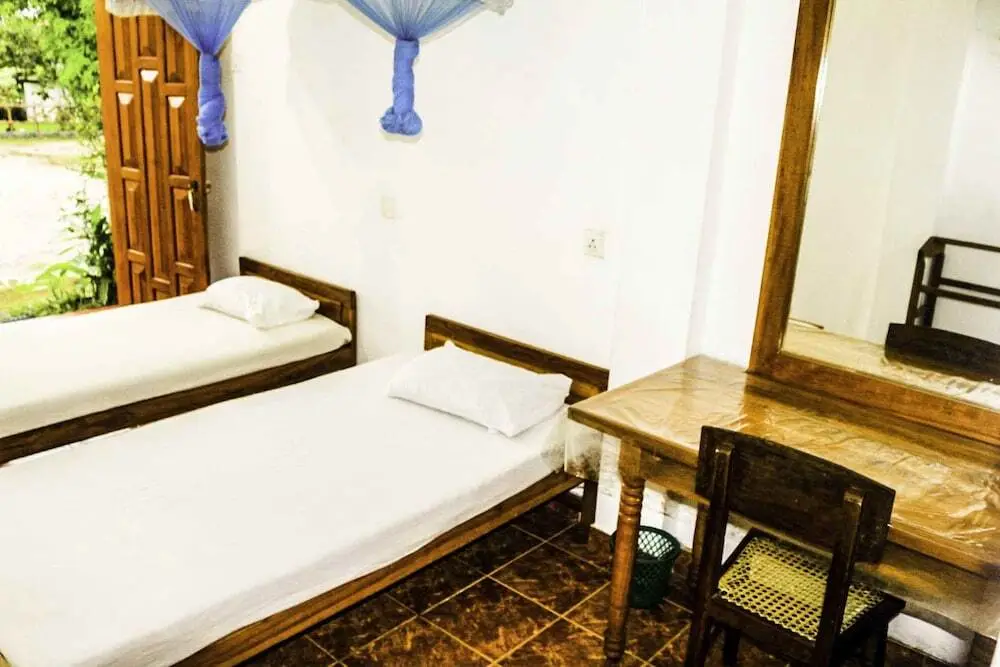 Веллавая: Yoho Little Rose Inn