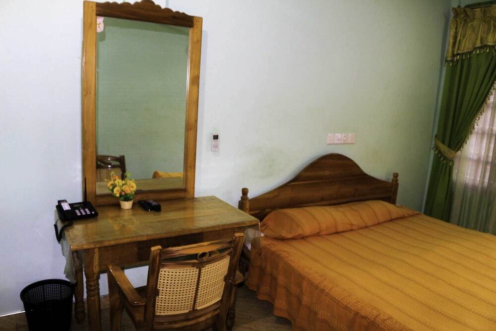 Веллавая: Yoho Little Rose Inn