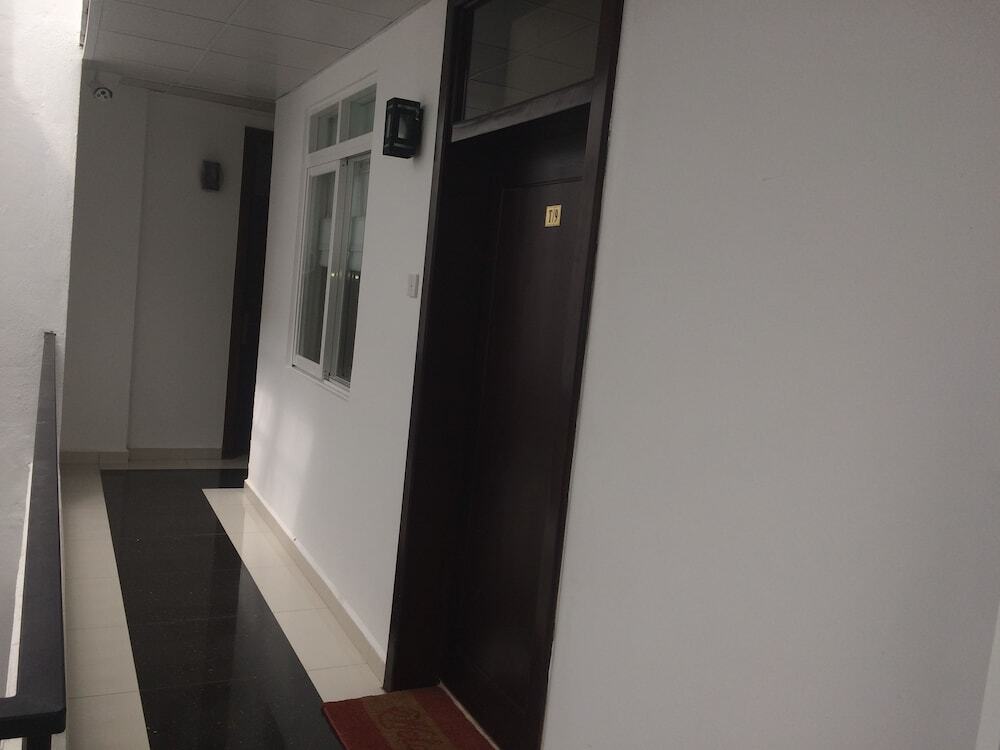 Нувара-Элия: Homewood Luxury Apartment