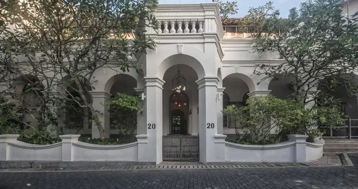 Галле: 20 Middle Street