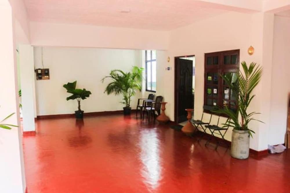 Канди: Yoho Travellers Residence
