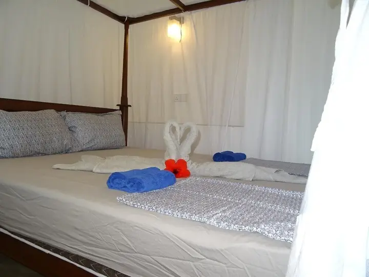 Хиккадува: Thambili cabanas