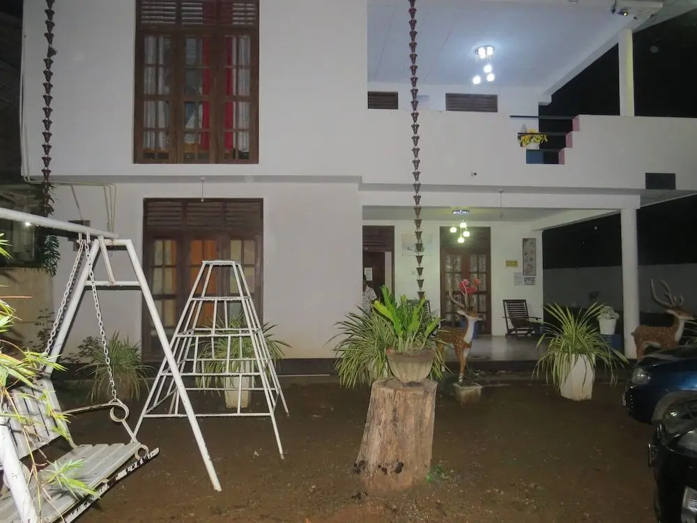 Катарагама: Thisara Guest Hotel Rooms