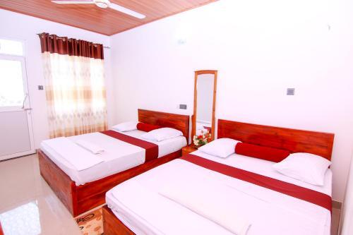Полоннарува: Hotel Dunhinda