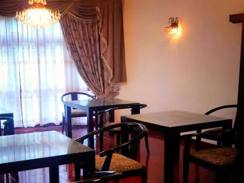 Канди: Oak Ray Villa