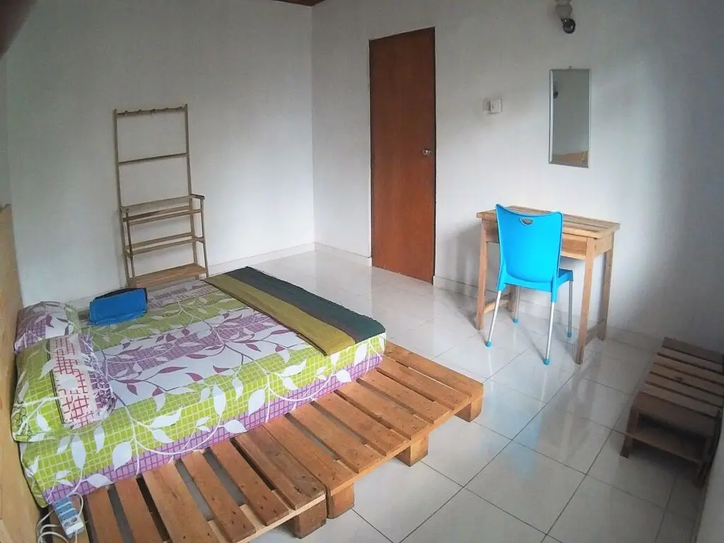 Гора Lavinia: The Pallet House