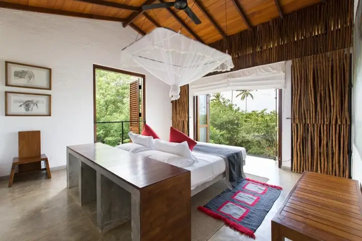 Унакурува: Kadju House