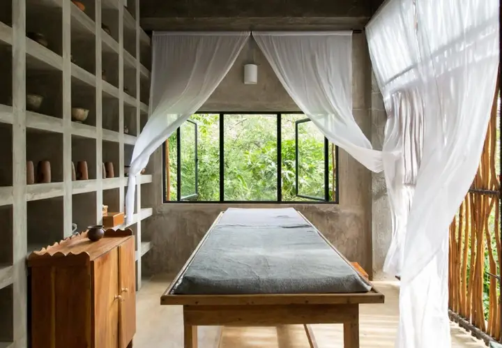 Унакурува: Kadju House