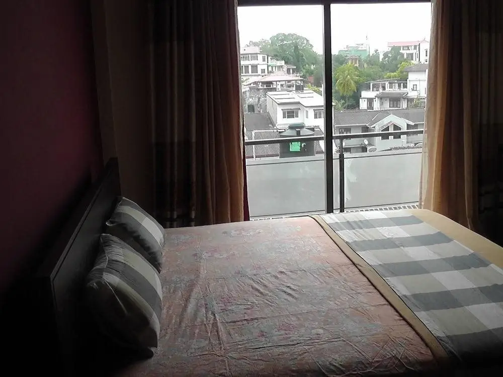 Коломбо: TJ'S Apartments