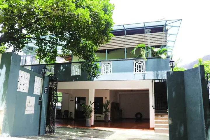 Канди: Гостевой Дом Yoho Travellers Residence