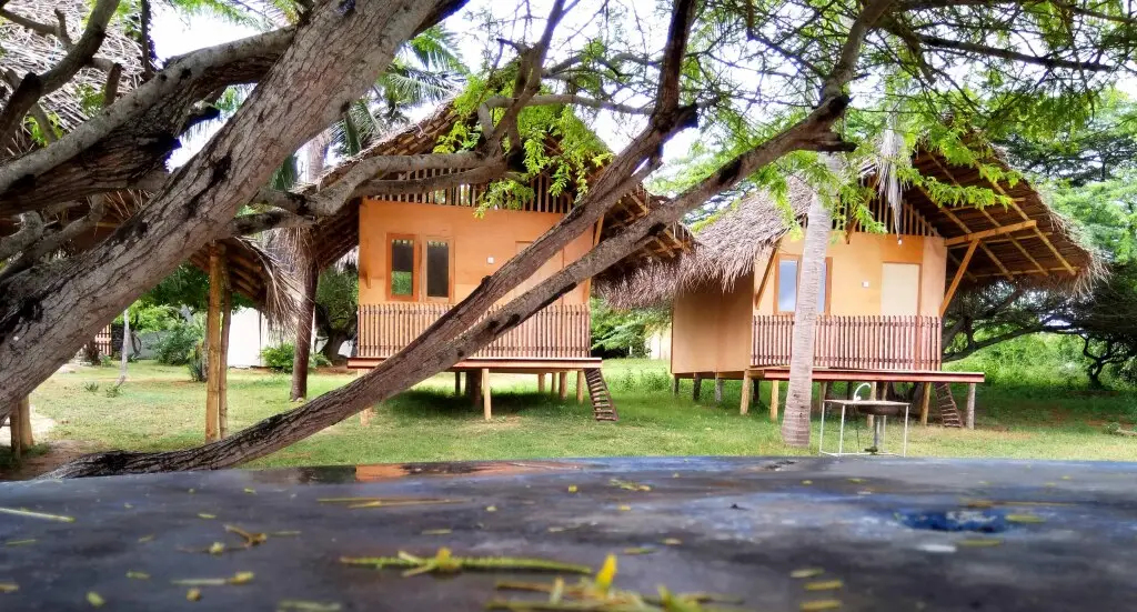 Киринда: Отель Yala Waves Beach Resort