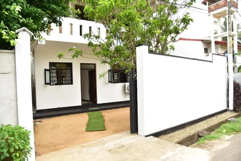 Yoho Hikkaduwa Beach House — фото 1