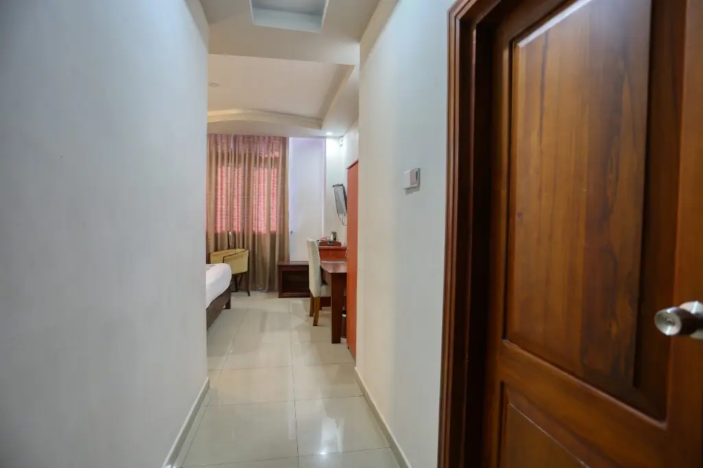 Коломбо: Отель Lazaani Colombo