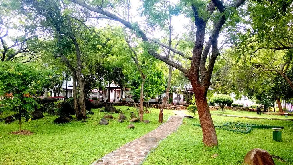 Киринда: Отель Yoho Kodigahawewa Forest Resort