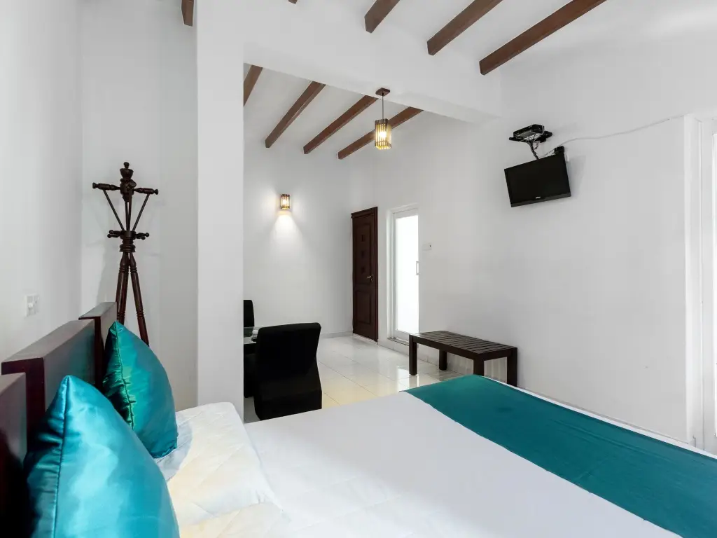 Гора Lavinia: Отель Yoho Royal Mount
